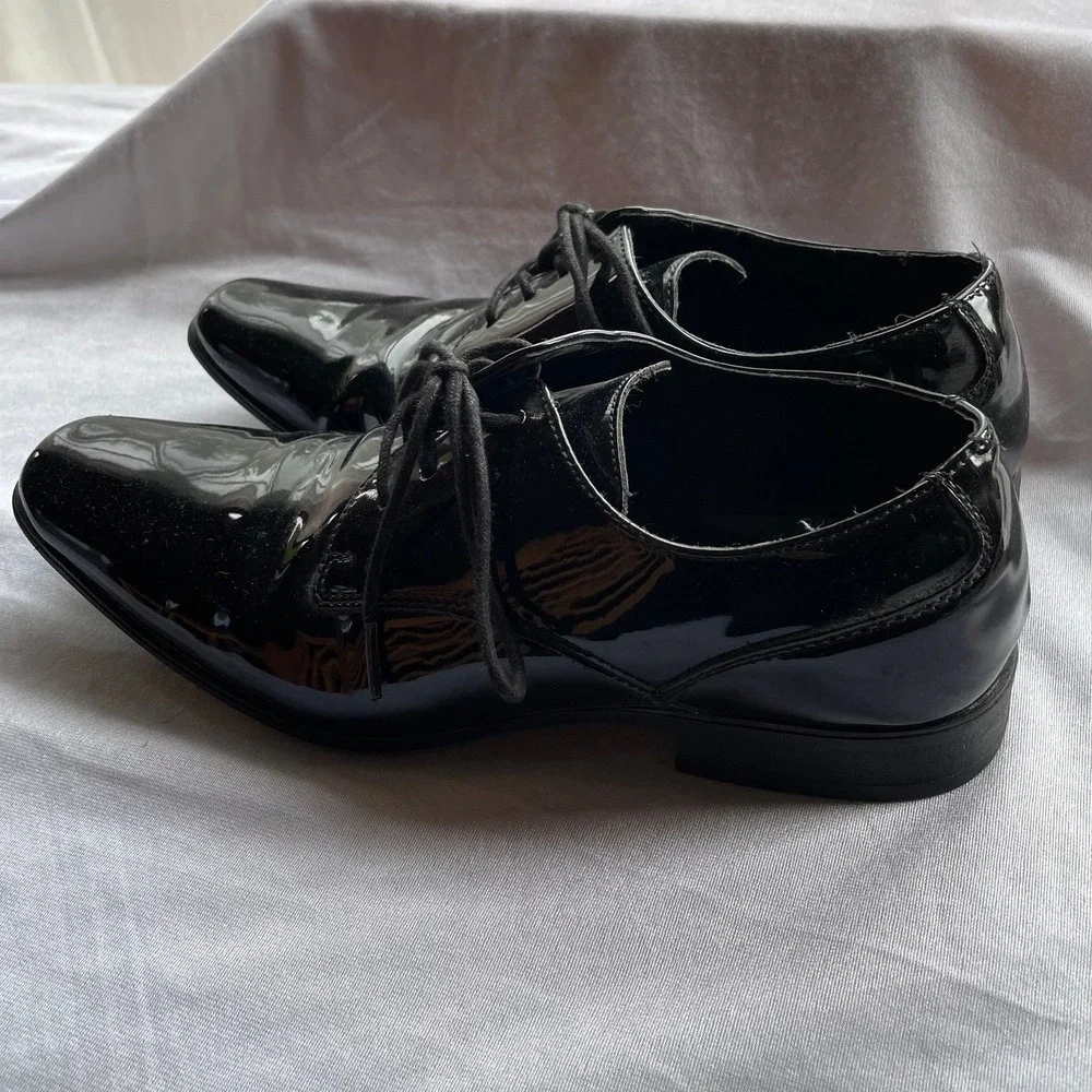 Calvin Klein men's black patent leather dress shoes‎ size 8.5 Lace Up Preppy